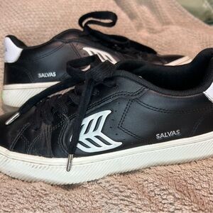 Cariuma Sustainable & Stylish Unisex Sneakers - Salvas Collection Skater Shoe